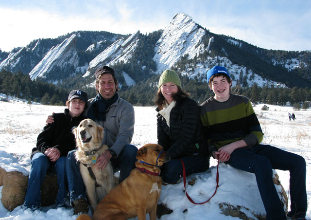 In Boulder you don't have to travel far to enjoy some of nature's most beautiful spots! Ben and the family, Finlay, Laura, Cole, Jo Jo and Nicky (the cat does not like the cold).